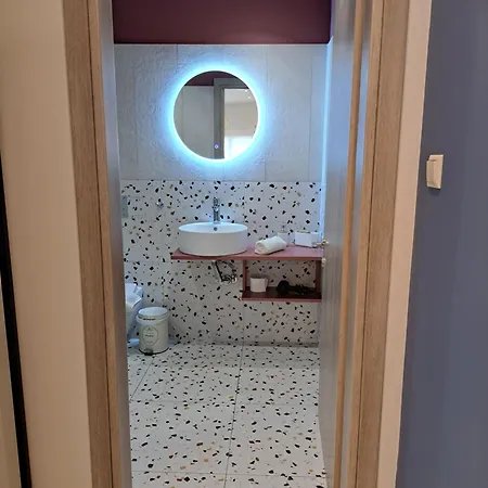 Old Town Apartment *