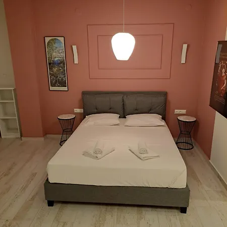 Old Town Apartment *